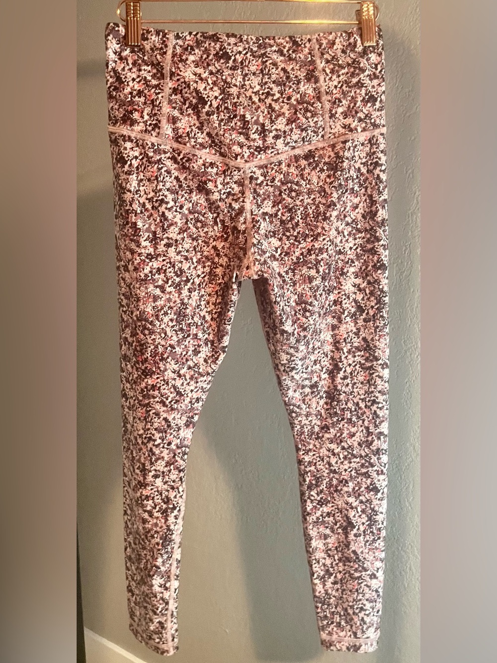 Athleta Elation 7/8 Tight Multicolor Speckled Leggings in Pink and Black EUC